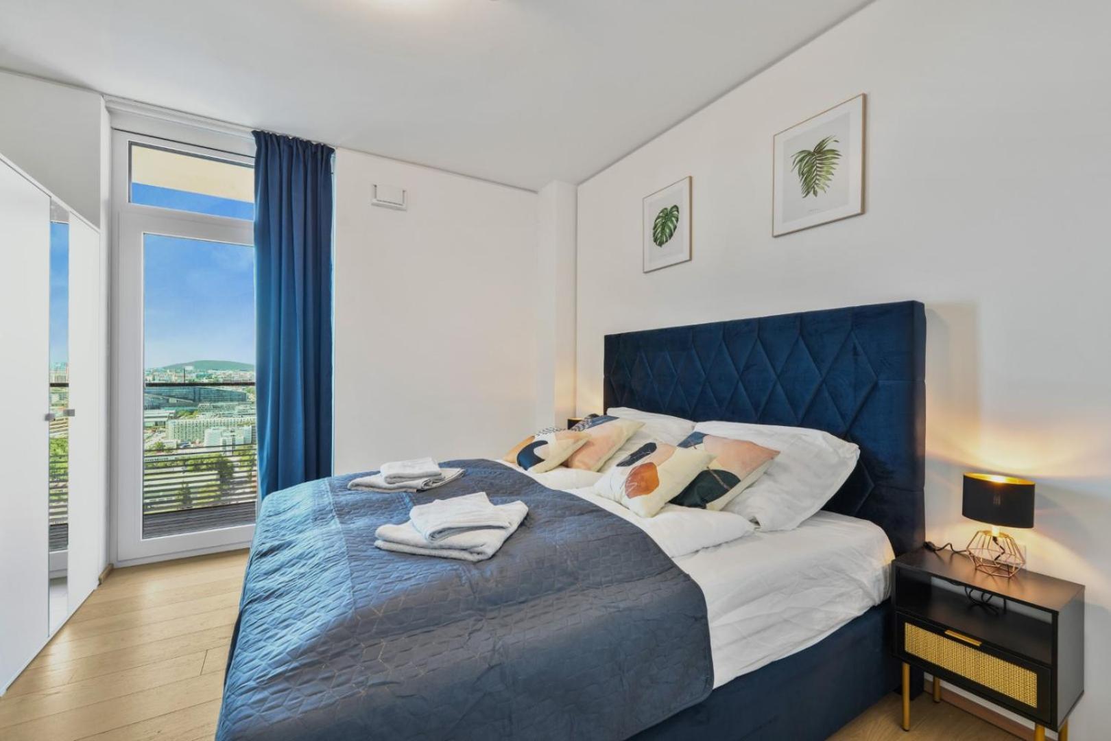 Luxury Penthouse I Rooftop Pool I Self Check-In Vienna Exterior photo